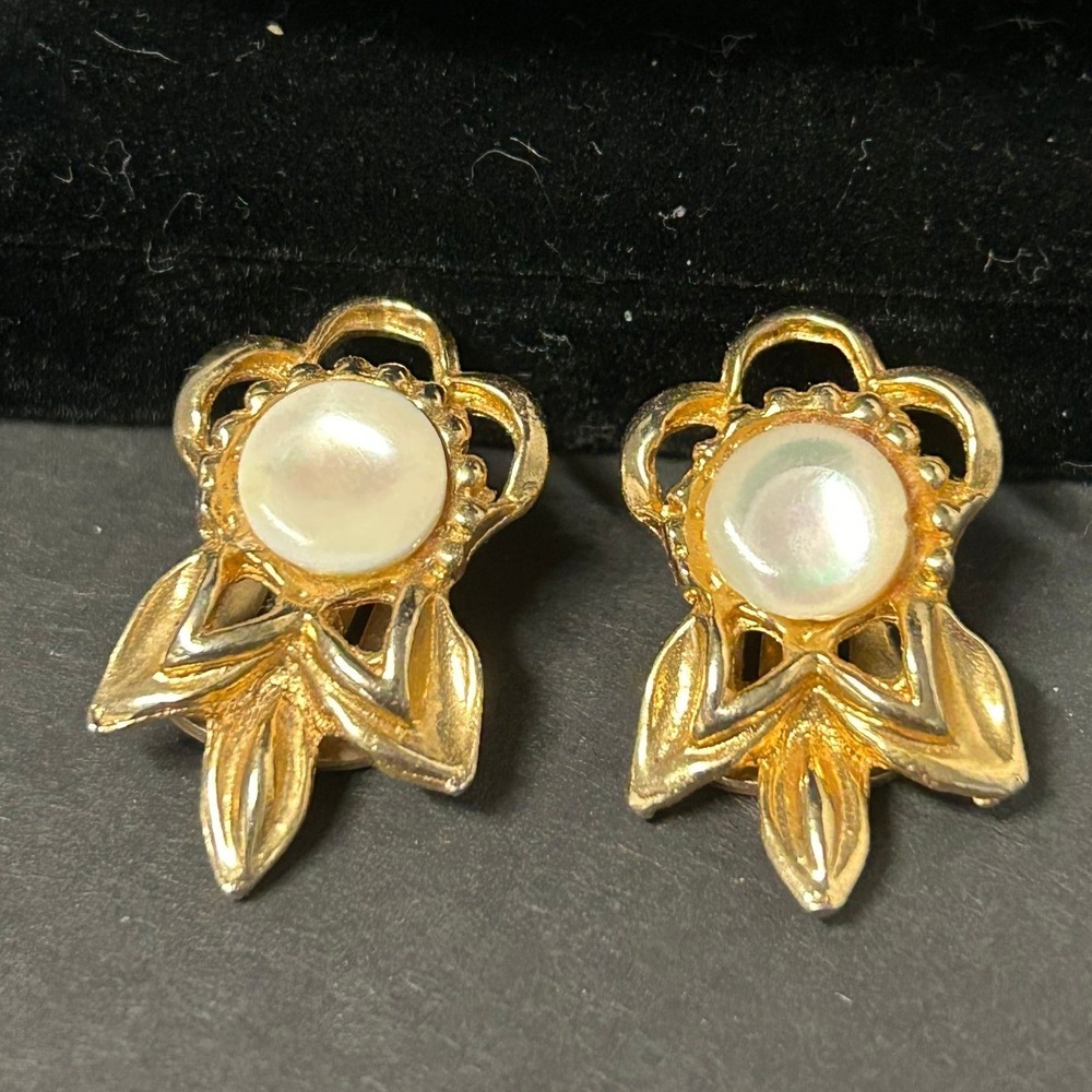 Vintage Jewelry Set Gold Faux Pearl and Goldtone‎ Leaf Choker Earrrings Set MCM